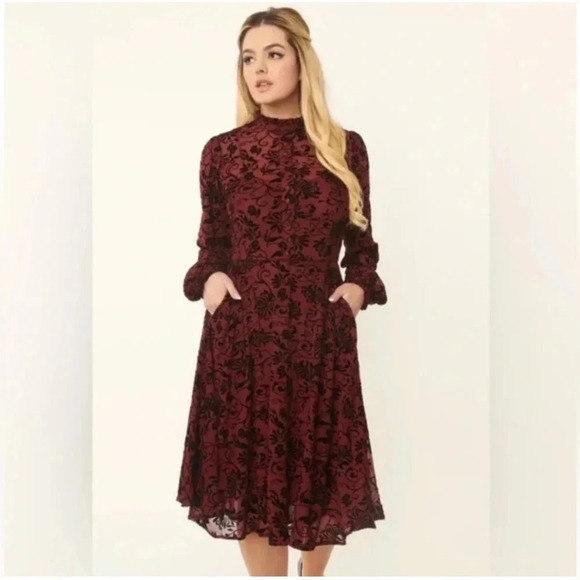 🦋B2G1🦋UNIQUE VINTAGE Burgundy Mesh and Black Floral Velvet Swing Dress | XS | - Picture 2 of 12